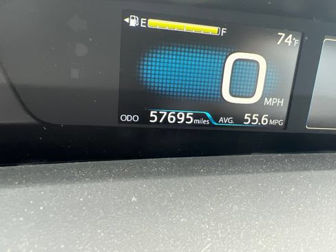 Used 2016 Toyota Prius FWD image 22