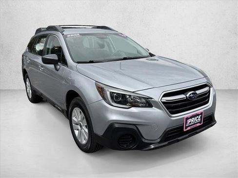 Used 2019 Subaru Outback 2.5i AWD/4WD image 3