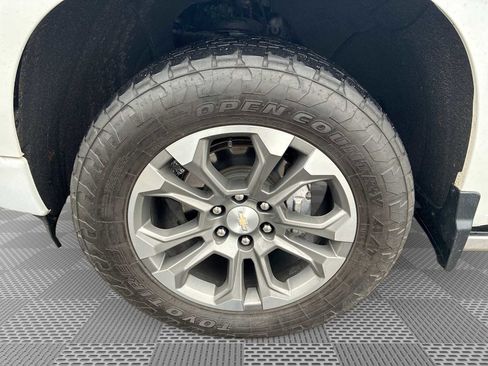 Certified 2022 Chevrolet Silverado 1500 High Country w/ Z71 Off-Road Package image 34