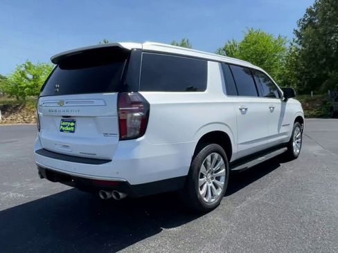 Used 2023 Chevrolet Suburban Premier AWD/4WD image 8