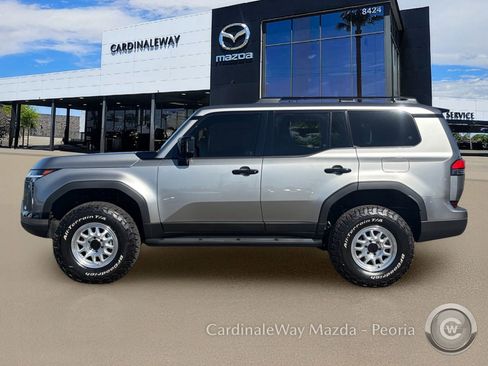 Used 2025 Lexus GX 550 AWD/4WD image 3