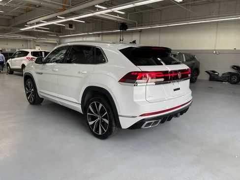 Used 2024 Volkswagen Atlas Cross Sport SEL Premium R-Line AWD/4WD image 2