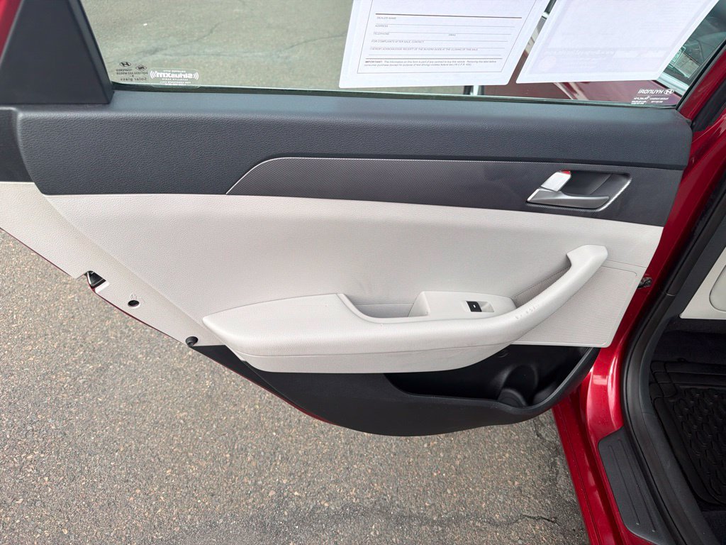 Used 2016 Hyundai Sonata SE FWD image 12