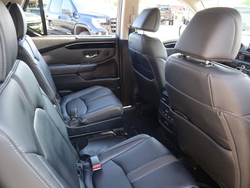 Used 2025 Honda Pilot EX-L image 27