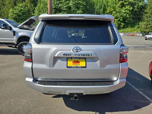 Used 2024 Toyota 4Runner SR5 image 5