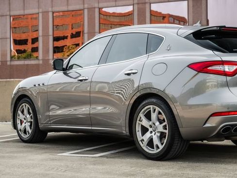 Used 2017 Maserati Levante S AWD/4WD image 46