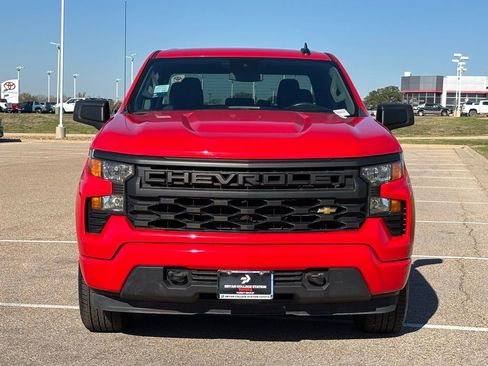 Used 2023 Chevrolet Silverado 1500 Custom image 3