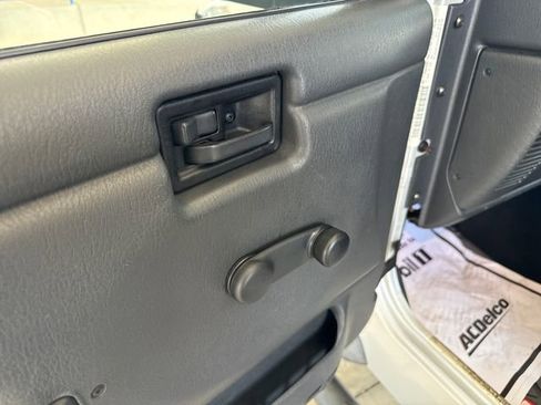 Used 2006 Jeep Wrangler X AWD/4WD image 11