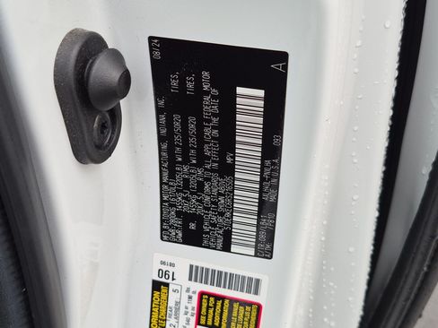 Used 2024 Toyota Sienna Platinum FWD image 32