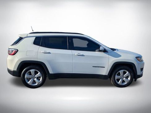 Used 2020 Jeep Compass Latitude FWD image 2