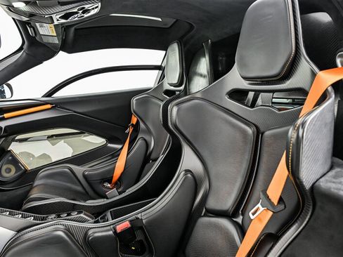 Used 2019 McLaren Senna RWD image 27