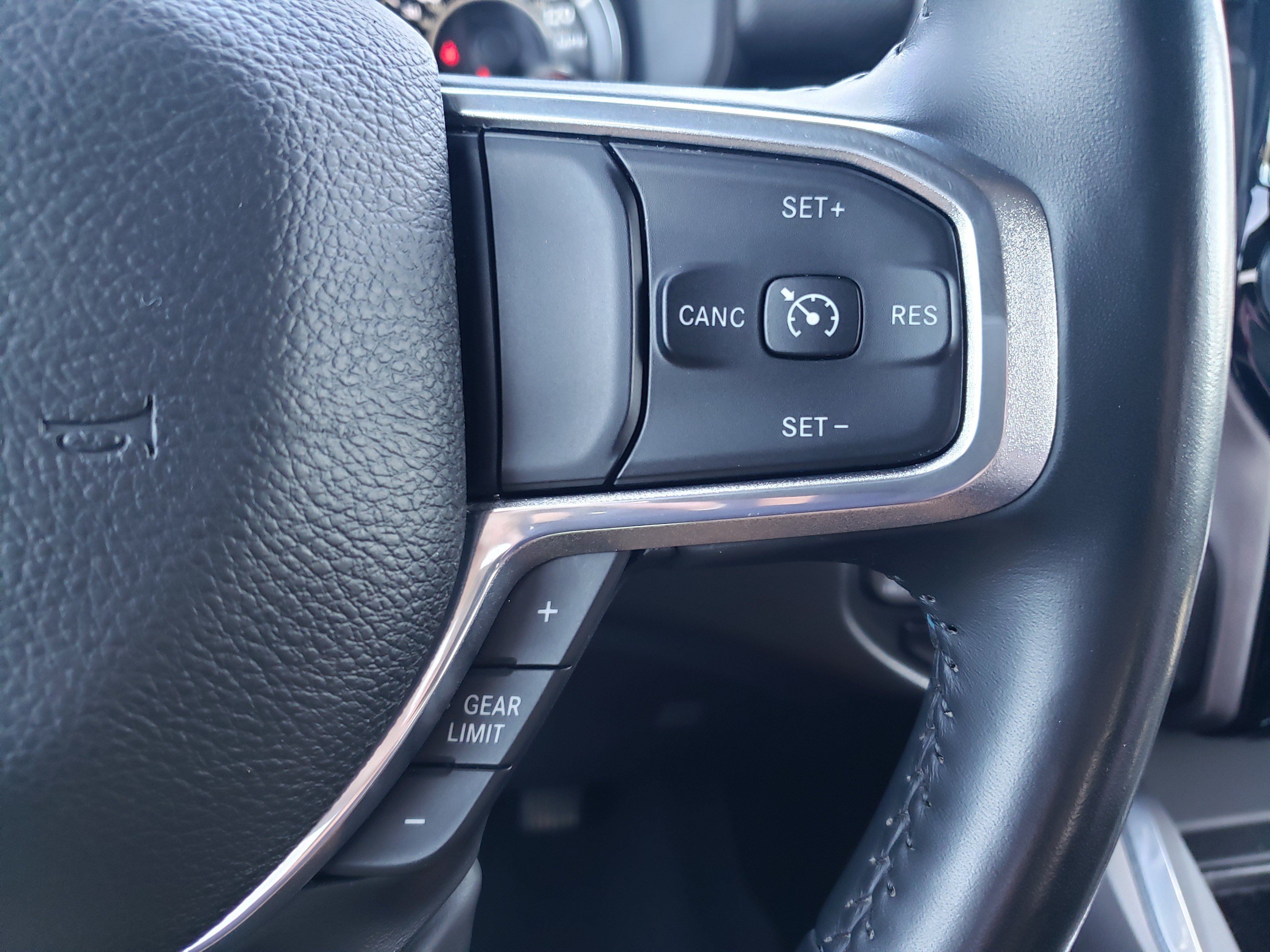 Used 2021 RAM 1500 Laramie w/ Sport Appearance Package AWD/4WD image 15