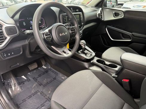 Used 2024 Kia Soul LX w/ Option Group 015 FWD image 19