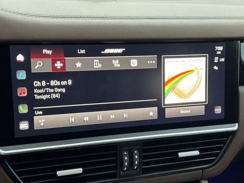 Used 2023 Porsche Cayenne Platinum Edition image 18