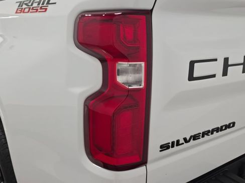 Used 2024 Chevrolet Silverado 1500 LT Trail Boss w/ Convenience Package II AWD/4WD image 31