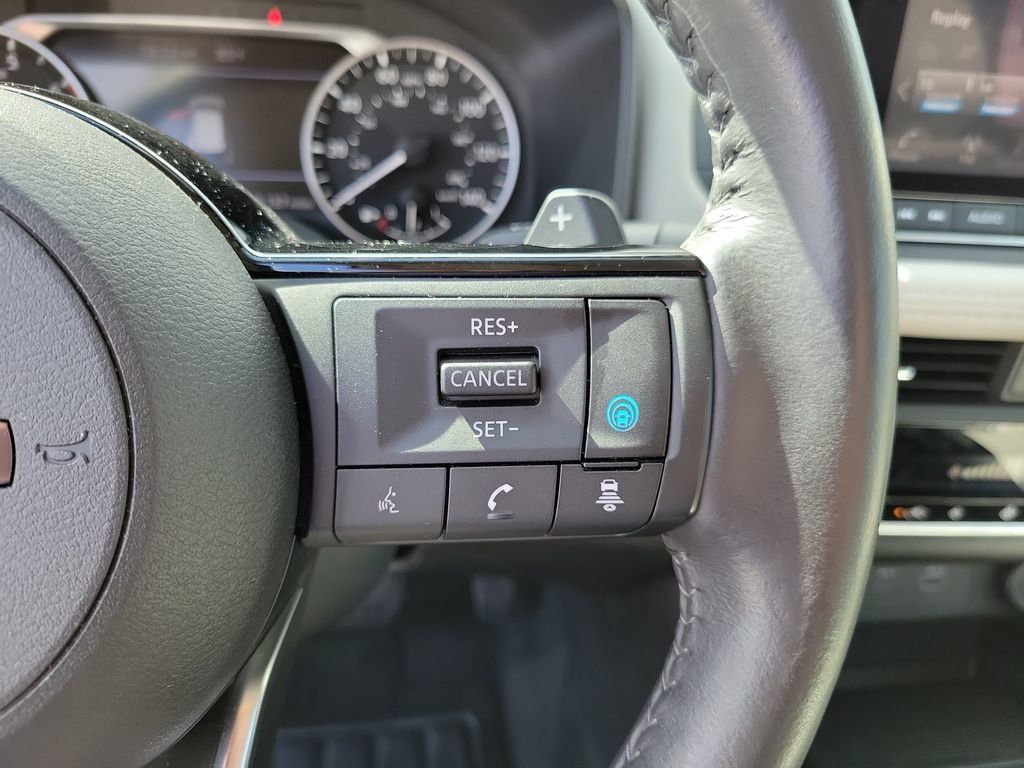 Used 2023 Nissan Rogue SV w/ SV Premium B Package FWD image 29