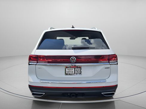 Used 2024 Volkswagen Atlas SEL AWD/4WD image 4