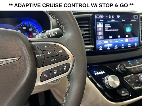 Certified 2024 Chrysler Pacifica Touring-L FWD image 6