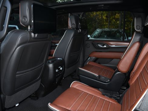 Used 2023 GMC Yukon Denali Ultimate image 16