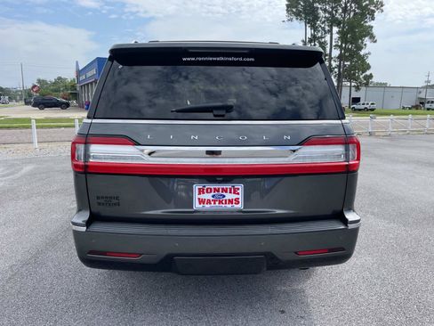 Used 2018 Lincoln Navigator Reserve w/ Technology Package AWD/4WD image 5