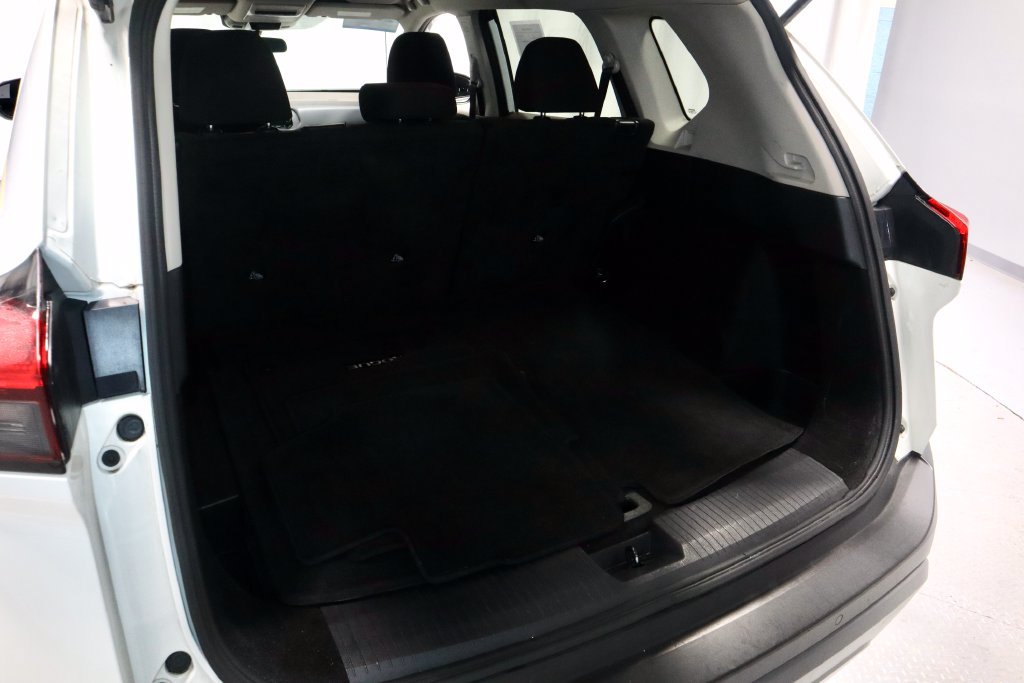 Used 2023 Nissan Rogue S FWD image 13