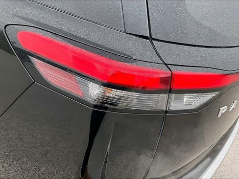 Used 2022 Nissan Pathfinder SL image 28