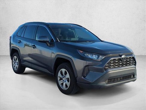 Used 2020 Toyota RAV4 LE image 4