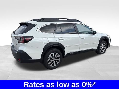 Used 2025 Subaru Outback Premium image 9