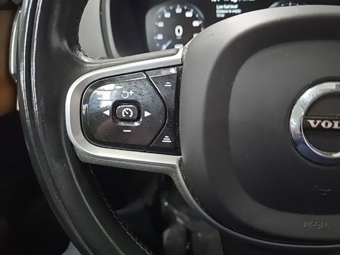 Used 2022 Volvo XC90 T6 Momentum w/ Climate Package image 23