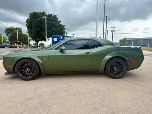 Used 2022 Dodge Challenger R/T Scat Pack RWD image 9