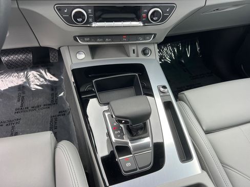 Used 2025 Audi Q5 2.0T Premium image 32
