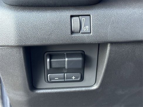 Used 2025 GMC Canyon AT4 w/ Nightfall Edition image 38