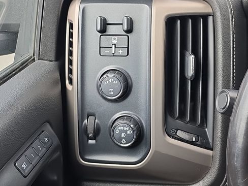 Used 2019 GMC Sierra 2500 Denali w/ Duramax Plus Package AWD/4WD image 33