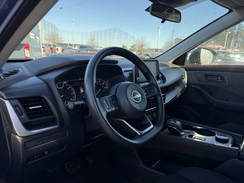 Used 2023 Nissan Rogue S image 10