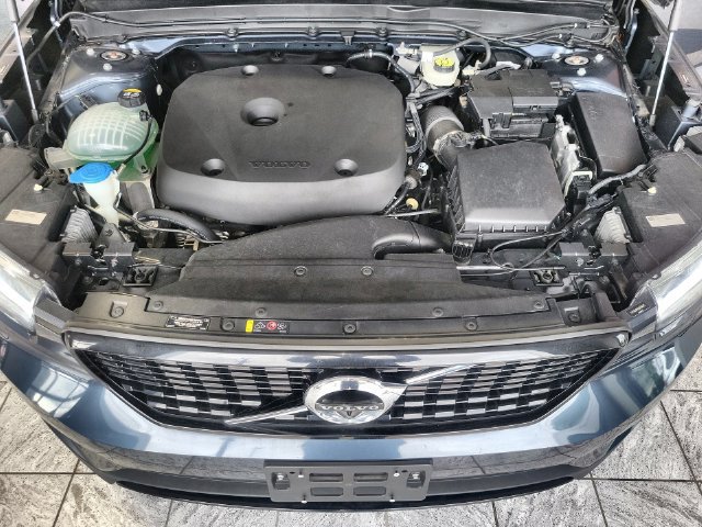 Used 2022 Volvo XC40 T5 R-Design w/ Advanced Package AWD/4WD image 26