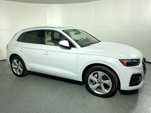 Used 2021 Audi Q5 Premium Plus w/ Premium Plus Package image 29