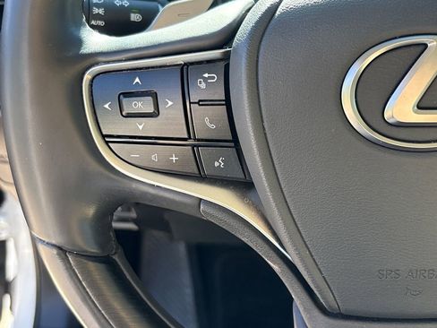 Used 2022 Lexus ES 300h w/ Luxury Package FWD image 20