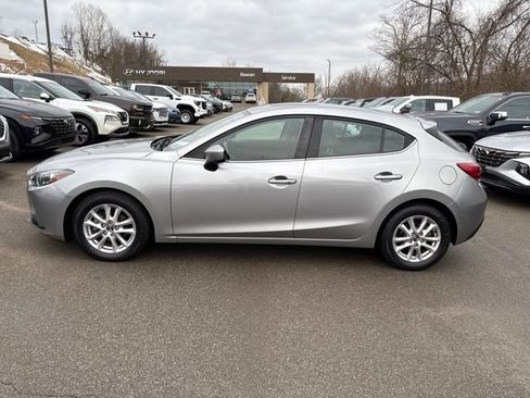 Used 2015 MAZDA MAZDA3 i Touring w/ Technology Package image 2