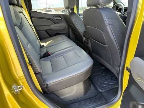 Used 2023 Chevrolet Colorado ZR2 w/ ZR2 Convenience Package III AWD/4WD image 19