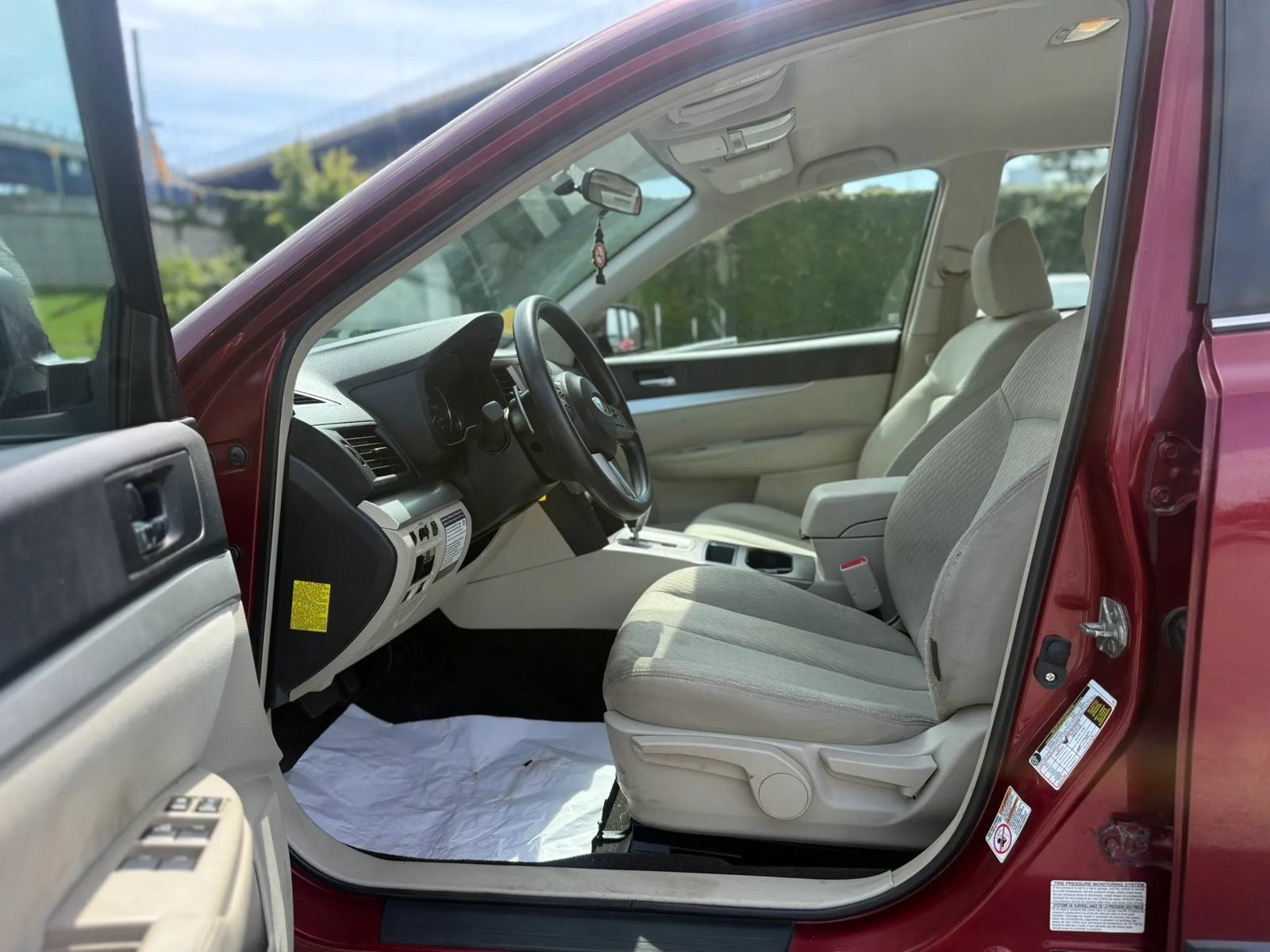 Used 2011 Subaru Outback 2.5i AWD/4WD image 10