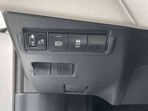 Used 2026 Toyota Corolla Cross LE FWD image 26