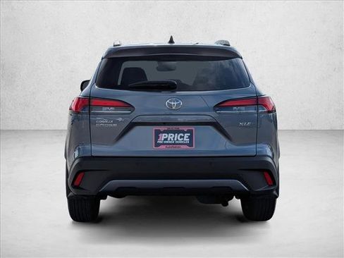 Used 2025 Toyota Corolla Cross XLE w/ Convenience Package image 7