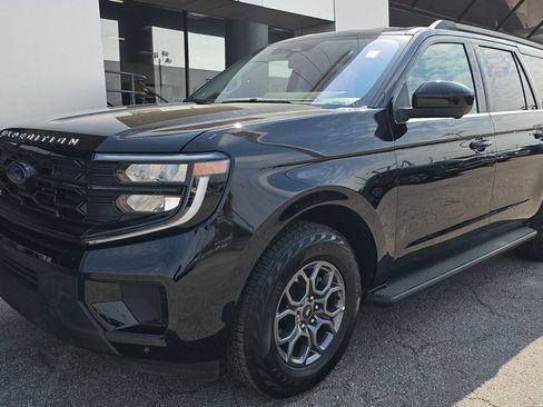 Used 2025 Ford Expedition Max Active image 8