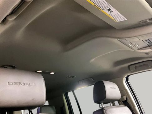 Used 2020 GMC Yukon XL Denali RWD image 13