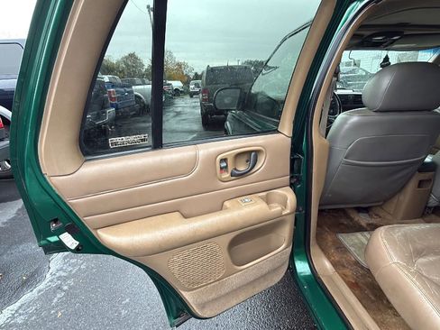 Used 2000 Chevrolet Blazer LT w/ LT Preferred Equipment Group AWD/4WD image 11