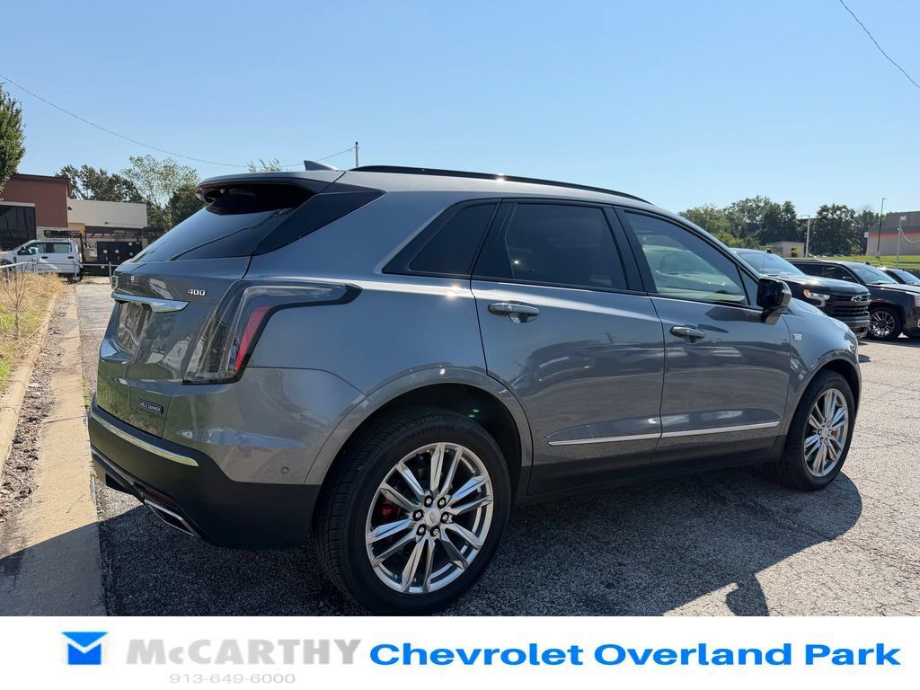 Used 2022 Cadillac XT5 Sportv w/ Technology Package AWD/4WD image 3