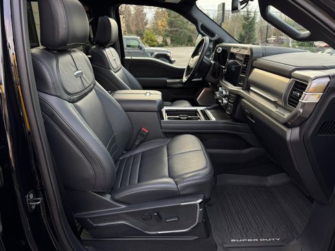 Used 2025 Ford F450 Platinum w/ FX4 Off-Road Package image 37