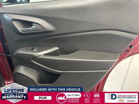 Used 2025 Chevrolet Trax LT FWD image 27