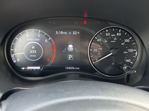 Used 2024 Nissan Kicks SR image 20