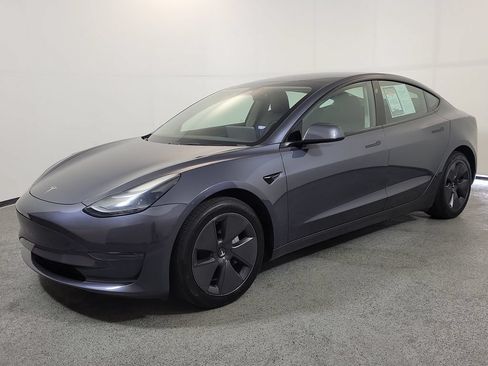 Used 2023 Tesla Model 3 Standard Range RWD image 3